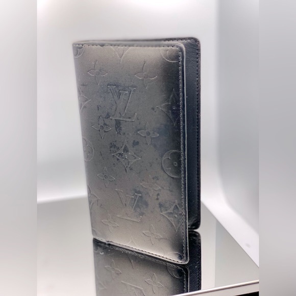 Louis Vuitton Men’s Mat Vernis Flap Pocket Wallet - Picture 1 of 2